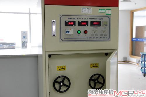 用DMS-D03单相电源负载柜进行满载测试。