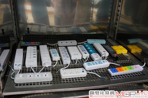 我们一次性将所有产品放入电热恒温干燥箱中进行烘烤，测试环境得到统一。