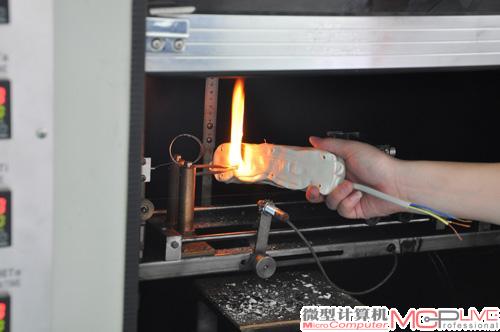 阻燃能力较差，外壳燃烧。