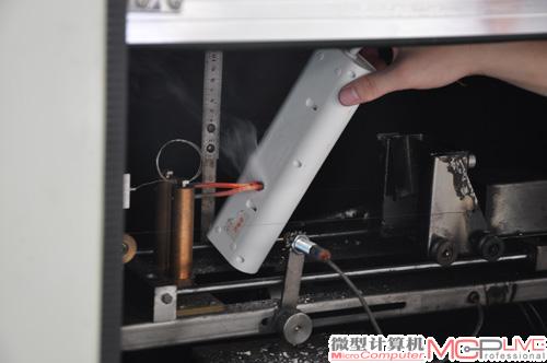 灼烧时，没有出现明火燃烧现象。