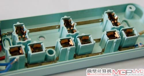 内部用料不错，采用铜条传导。