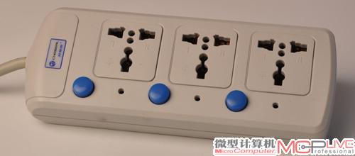 秋叶原YF-1613：大品牌的低劣用料产品，接地保护性能不合格。