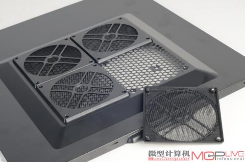 附件盒提供的磁性防尘网,可以方便地吸附在侧板通风窗上。 附件盒提供的磁性防尘网,可以方便地吸附在侧板通风窗上。