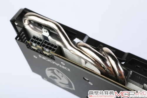 华硕Dragon GTX 760使用了高纯度铜质的8mm热管直接和GPU相连接， 热能传导速度更快，并采用了华硕独家专利Direct Power“动力直供”技术。